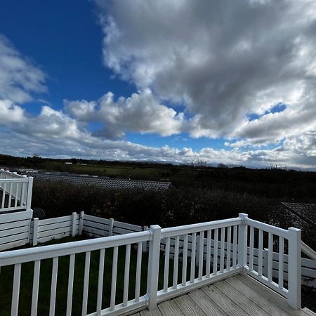 Ger-Y-Bwlch - Spacious Static On 5Star Site With Swimming Pool Benllech Exterior photo